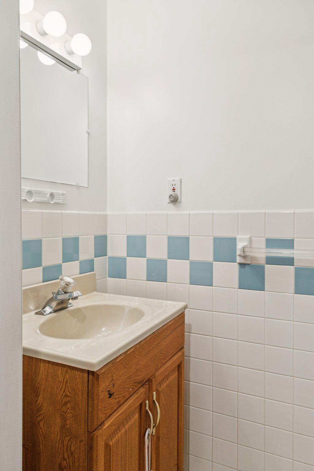 3379 Frederick Street Philadelphia, PA 19129 - Photo 20 of 42 Half Bath