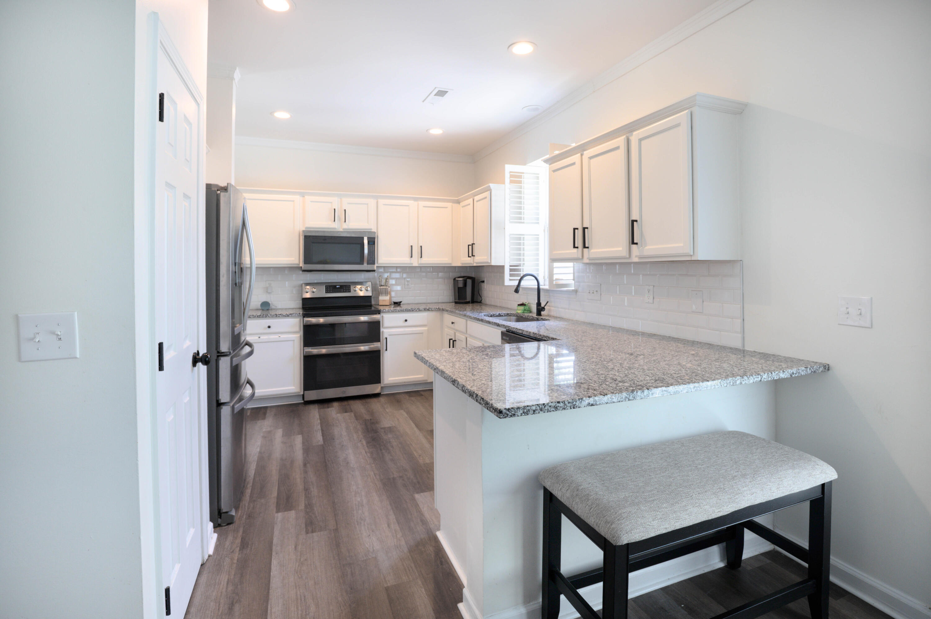 147 Red Leaf Boulevard Moncks Corner, SC 29461 - Photo 6 of 19 Kitchen C