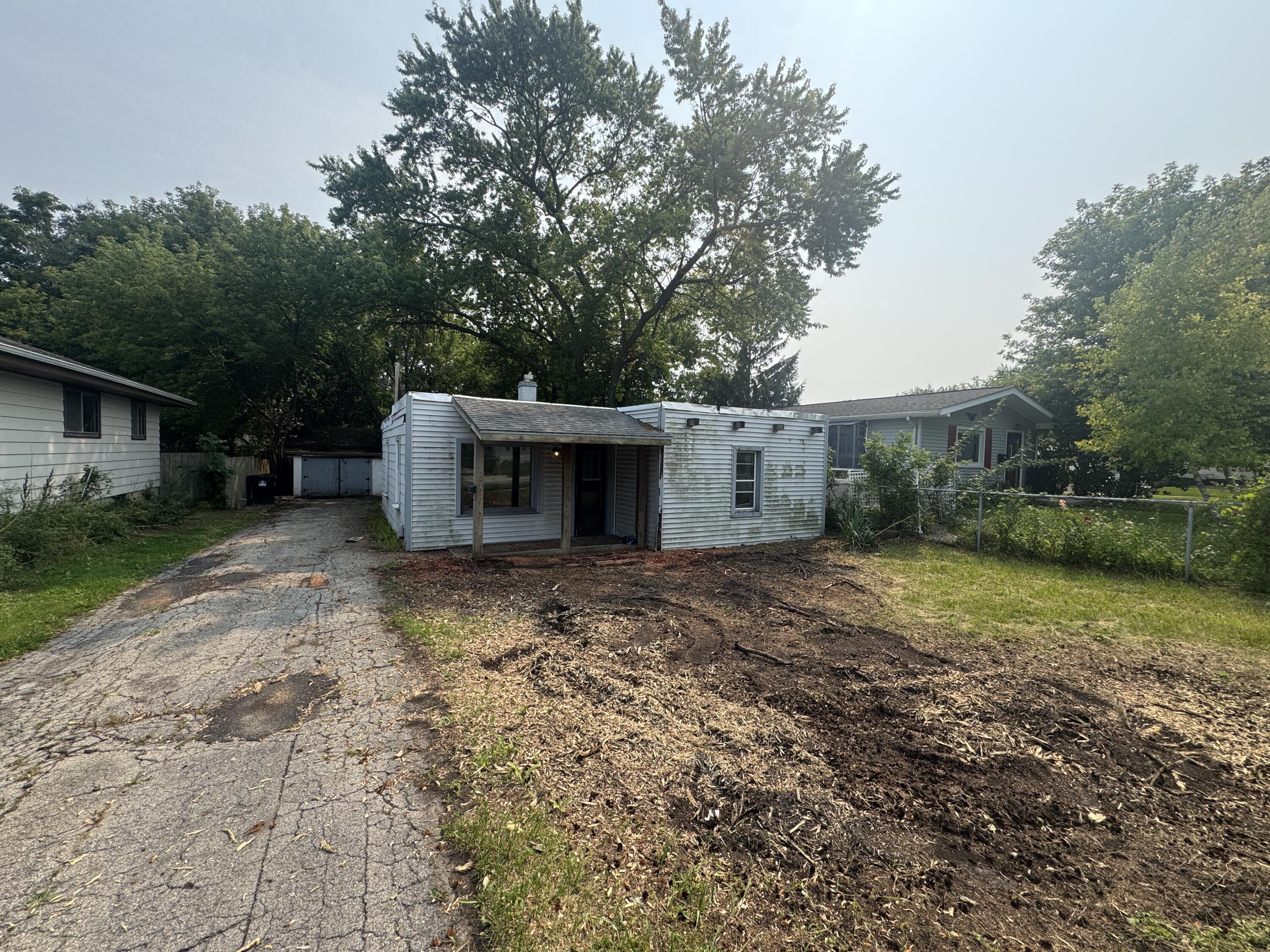 4321 16th Street Racine, WI 53405 - Photo 1 of 11 IMG_5255