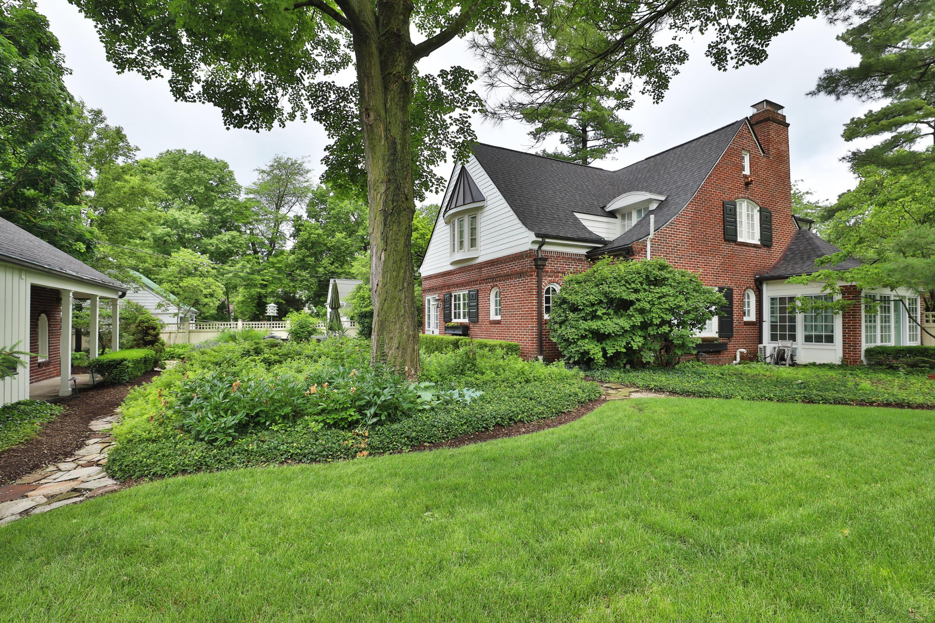 2433 Bryden Road Columbus, OH 43209 - Photo 53 of 62 2433-Bryden-Exterior11