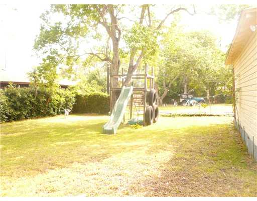 628 Ohio Avenue Corpus Christi, TX 78404 - Photo 2 of 2 a view of an ocean and a mountain