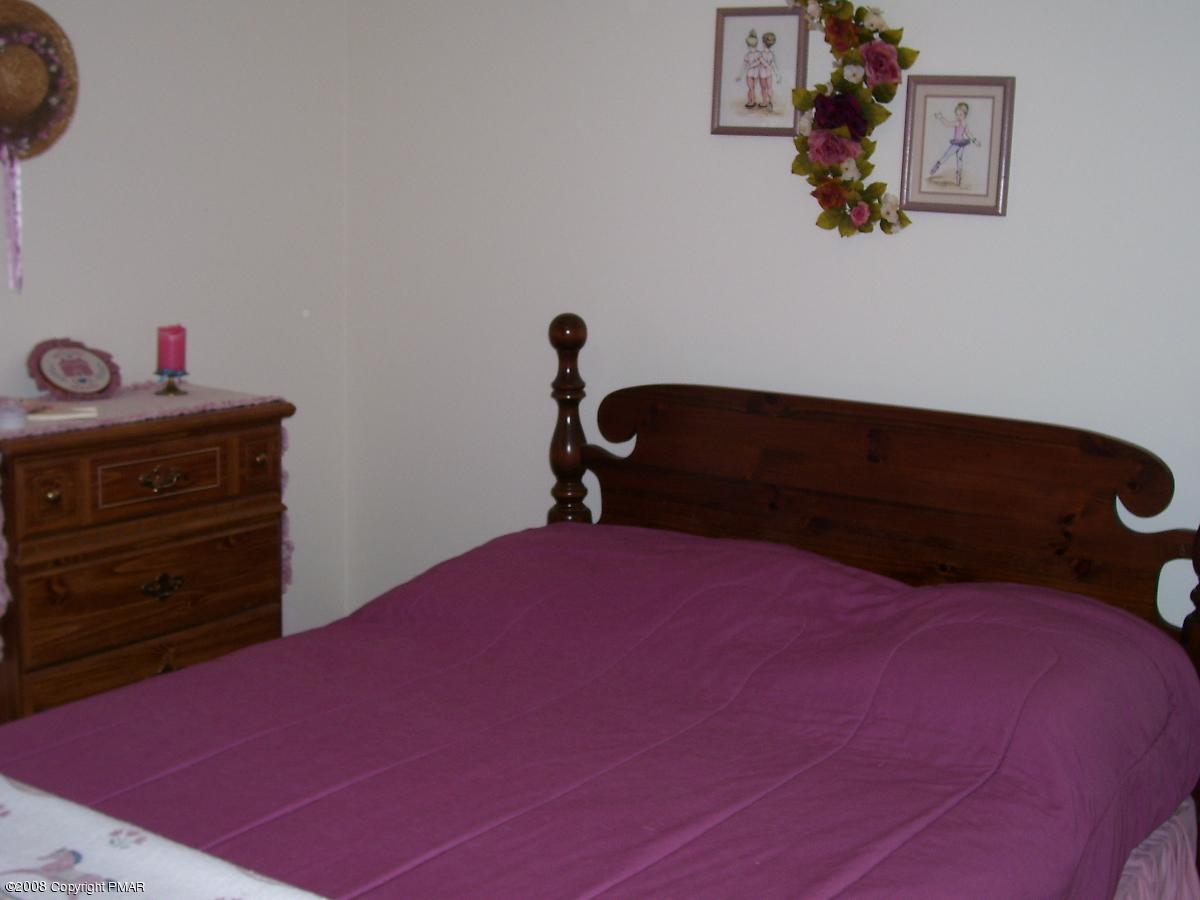 2265 Seneca Road Albrightsville, PA 18210 - Photo 10 of 11 bed 3