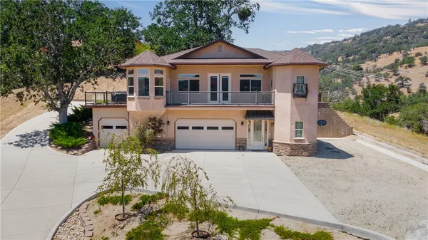 $799,900 | 29801 Greenwater Drive, Tehachapi, CA 93561