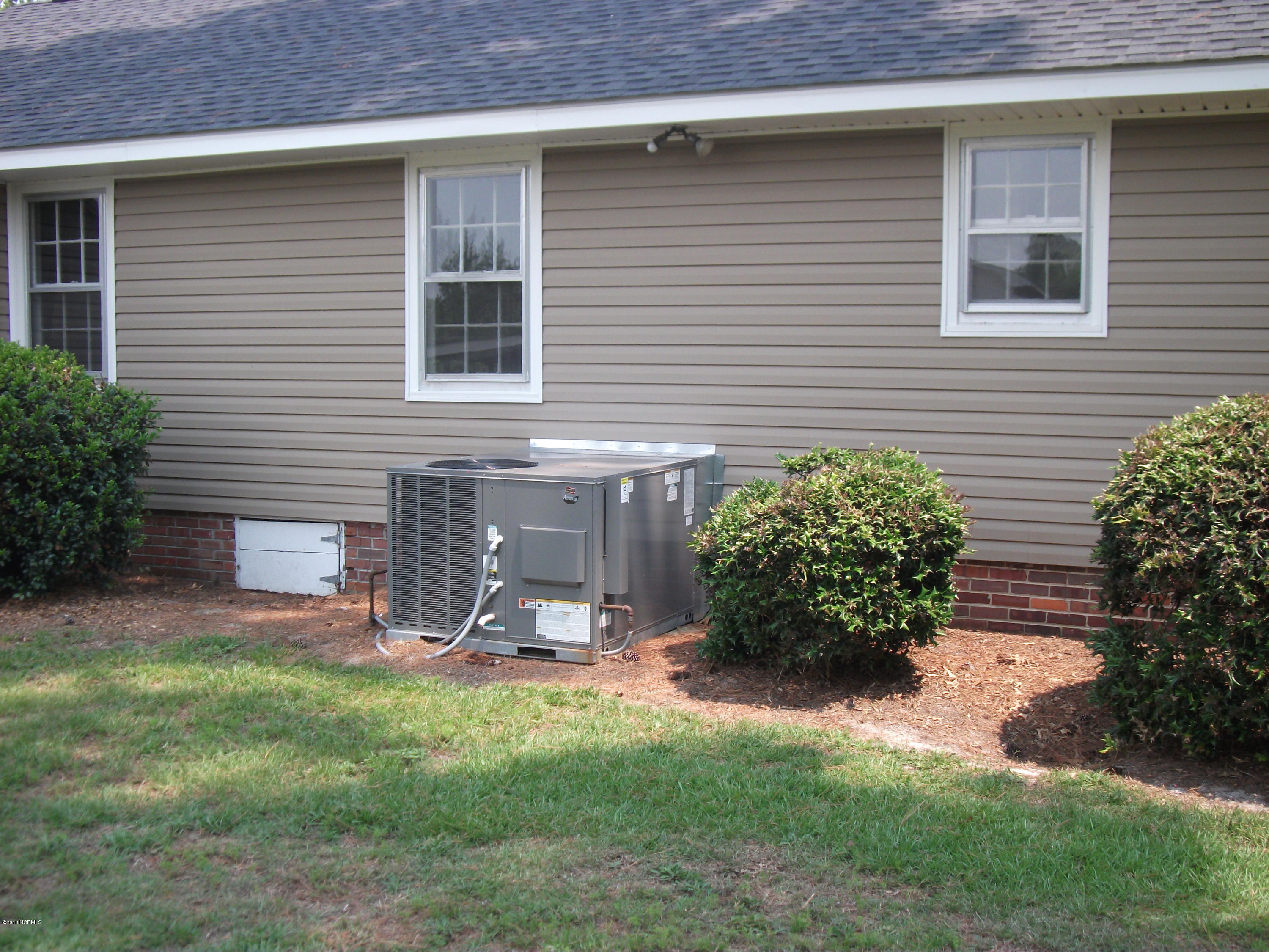 870 Rackley Road Clinton, NC 28328 - Photo 13 of 33 DSCF5896