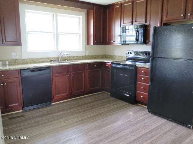 870 Rackley Road Clinton, NC 28328 - Photo 4 of 33 IMG_2572