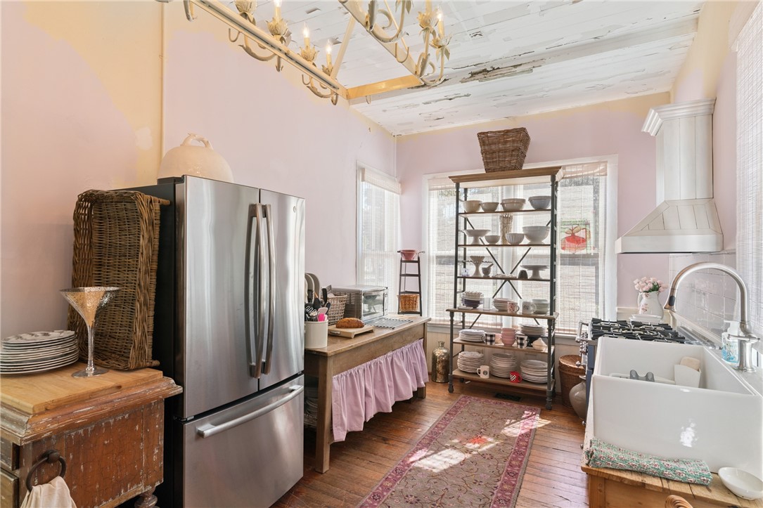 1303 Union Street Brunswick, GA 31520 - Photo 17 of 46 Kitchen