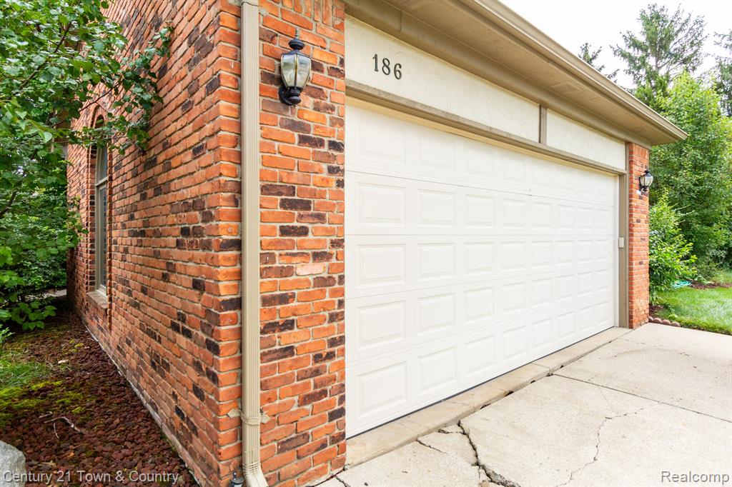 186 Windrift Rochester Hills, MI 48307 - Photo 42 of 46