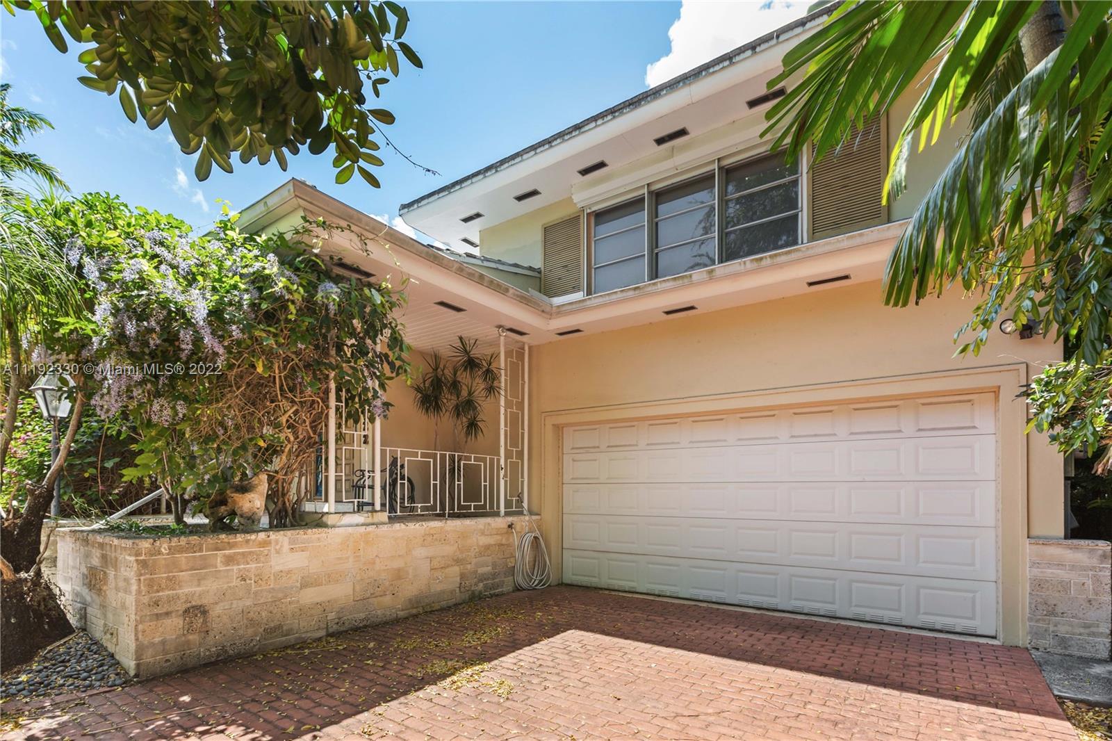 Riviera Coral Gables, FL 33146 - Photo 10 of 39 a view of a small pool with an outdoor space