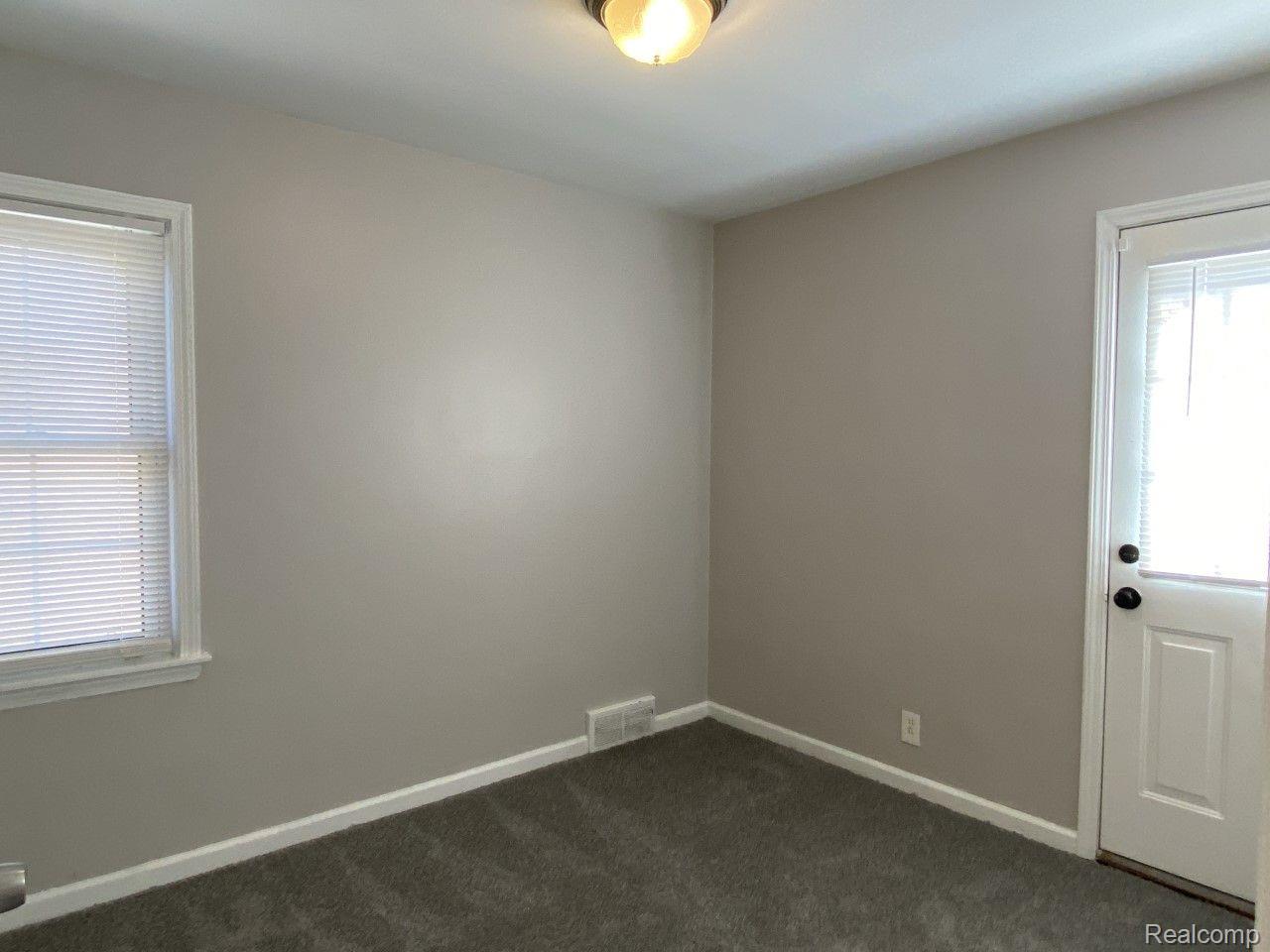 2247 Hawthorne Road Harper Woods, MI 48225 - Photo 16 of 20 3rd Bedroom