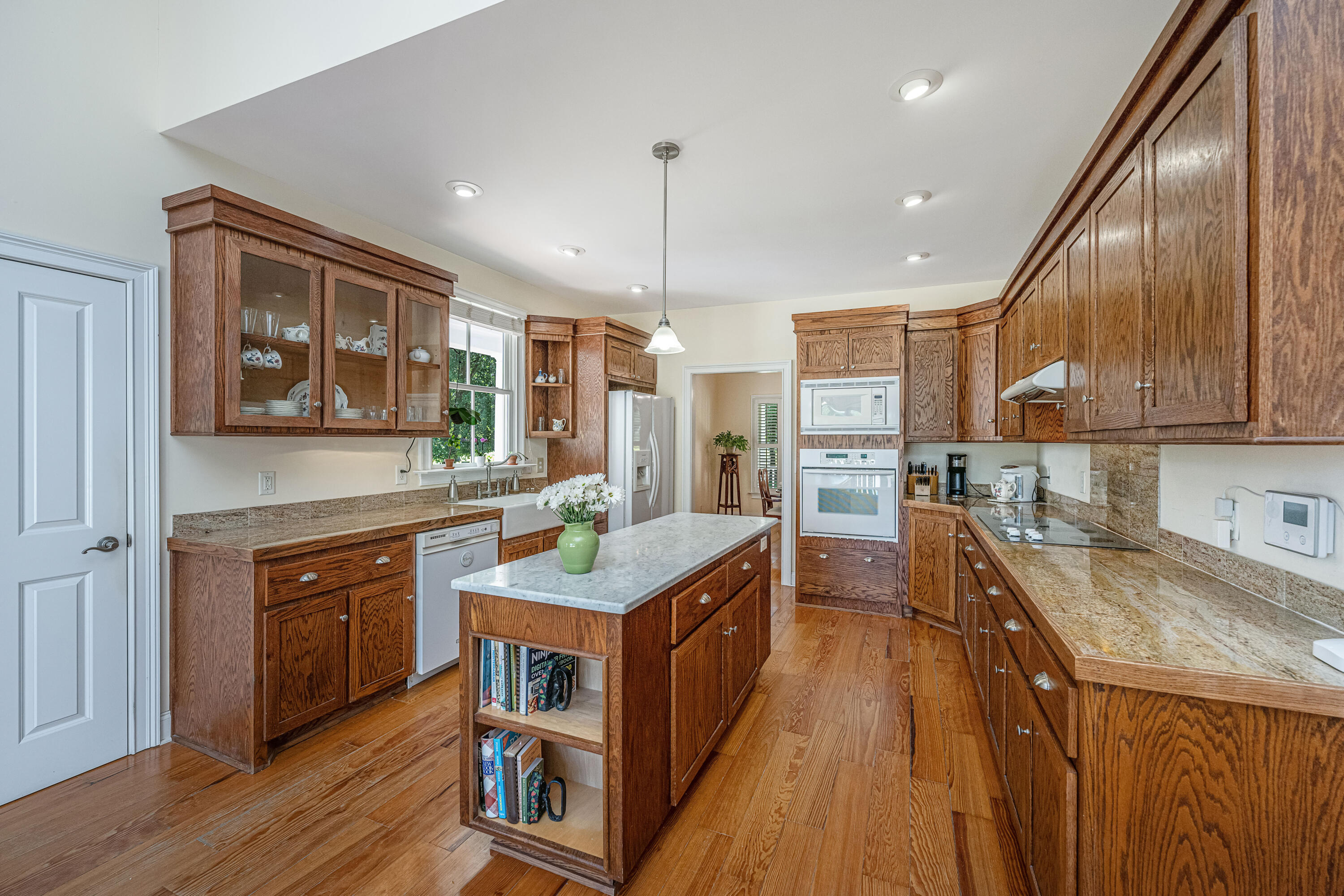 696 Ridge Road Ridgeville, SC 29472 - Photo 4 of 80 Kitchen Island/Oven Tower