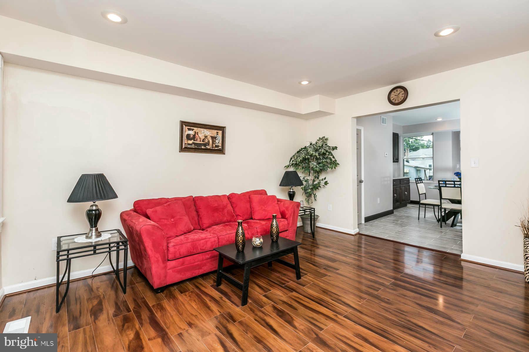 7512 Harford Road Baltimore, MD 21234 - Photo 3 of 23 Living Room