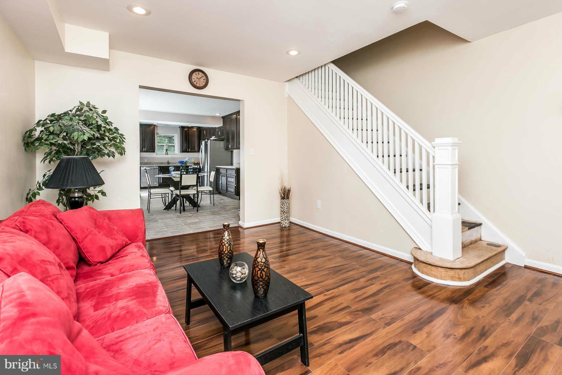 7512 Harford Road Baltimore, MD 21234 - Photo 4 of 23 Living Room