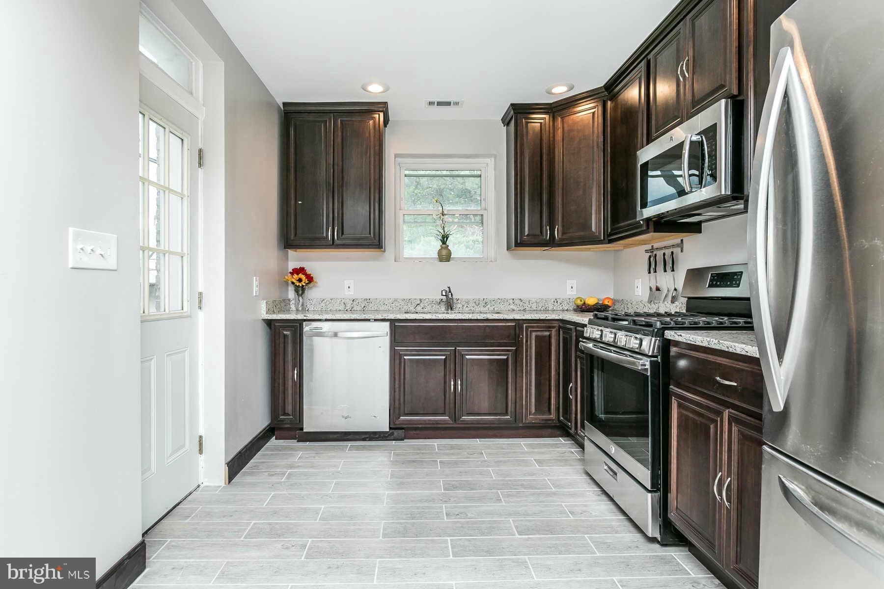 7512 Harford Road Baltimore, MD 21234 - Photo 8 of 23 Kitchen