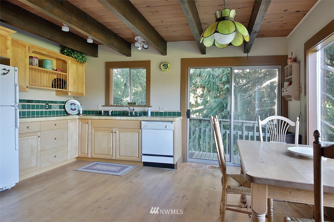 4642 Saratoga Road Langley, WA 98260 - Photo 13 of 40 Gallery Image 13