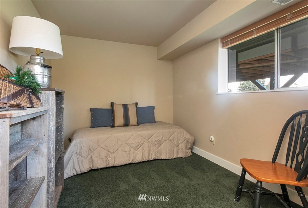 4642 Saratoga Road Langley, WA 98260 - Photo 26 of 40 Gallery Image 26