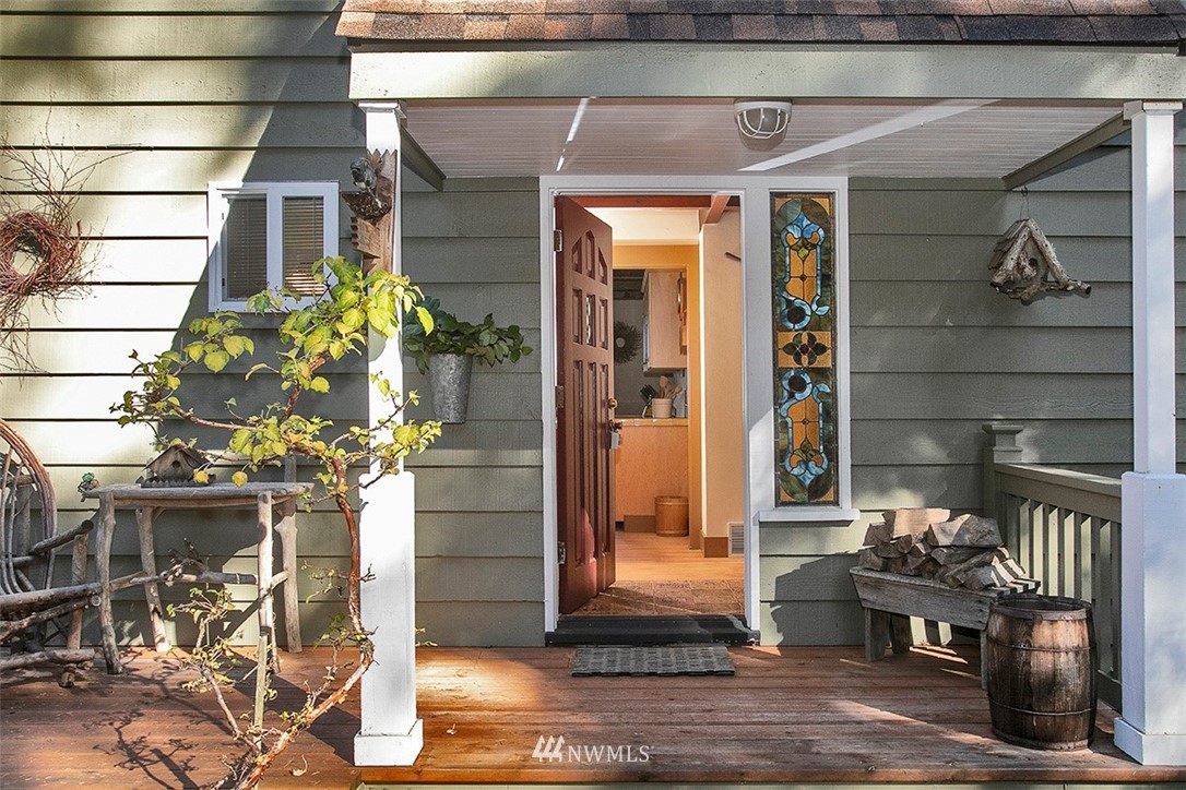 4642 Saratoga Road Langley, WA 98260 - Photo 4 of 40 Gallery Image 4