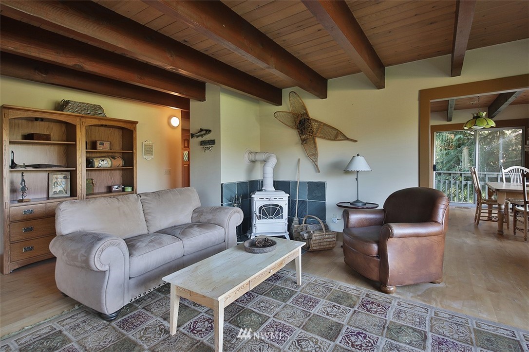 4642 Saratoga Road Langley, WA 98260 - Photo 5 of 40 Gallery Image 5