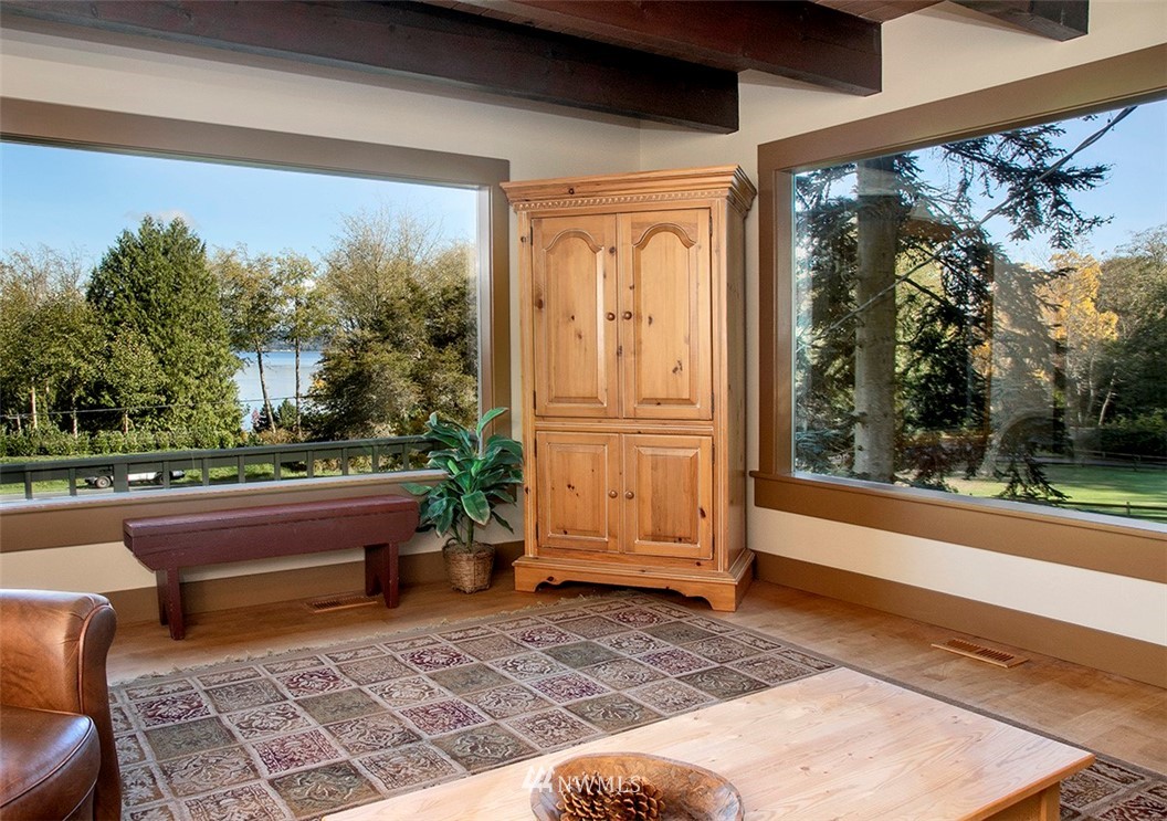 4642 Saratoga Road Langley, WA 98260 - Photo 9 of 40 Gallery Image 9