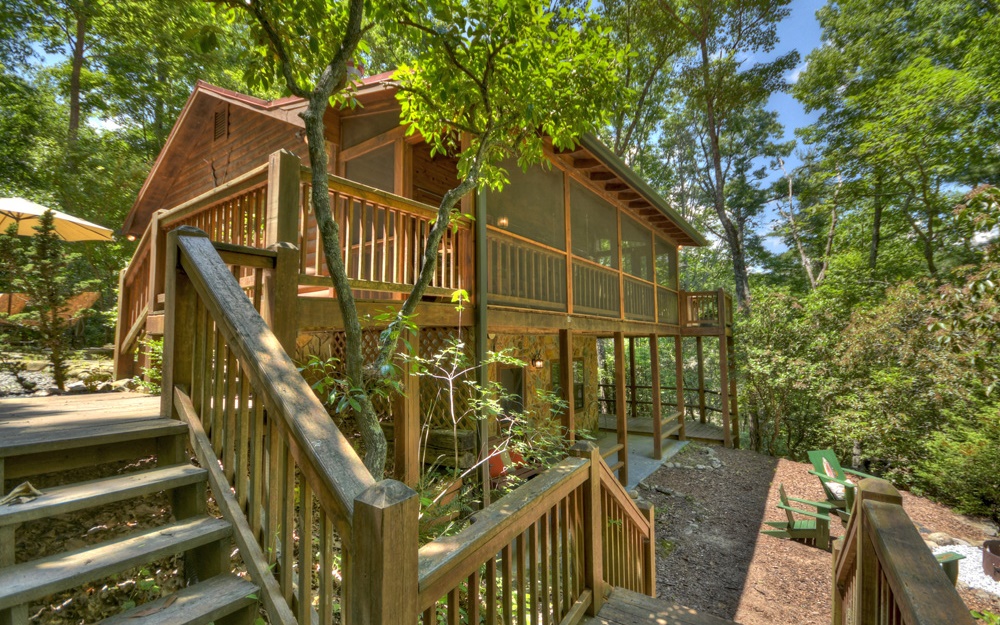 90 Holloway Circle Blue Ridge, GA 30513 - Photo 1 of 4 Main View