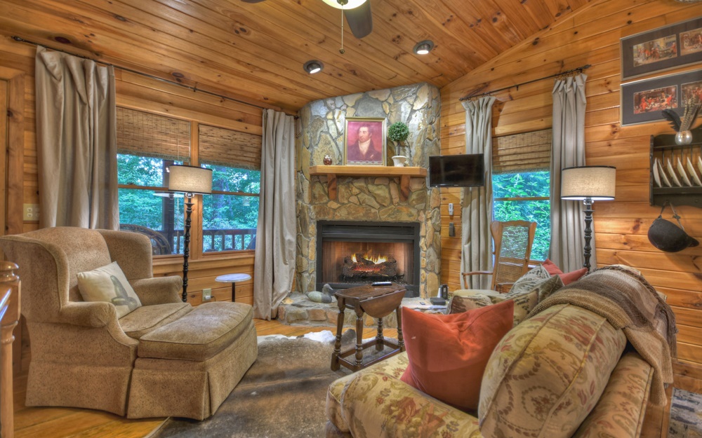 90 Holloway Circle Blue Ridge, GA 30513 - Photo 2 of 4 Additional View