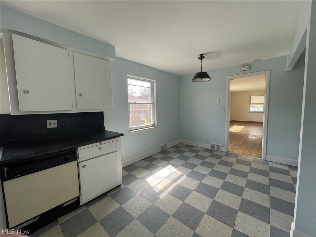 2339 Noble Road Cleveland Heights, OH 44121 - Photo 4 of 20