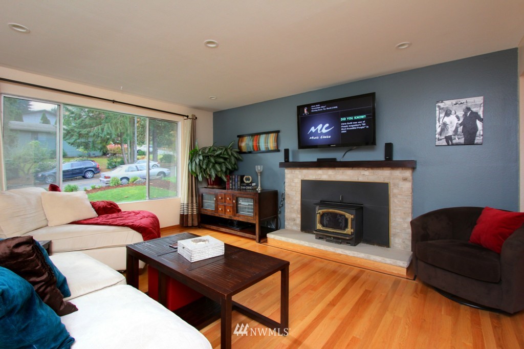 407 220th Street Southwest Bothell, WA 98021 - Photo 3 of 16