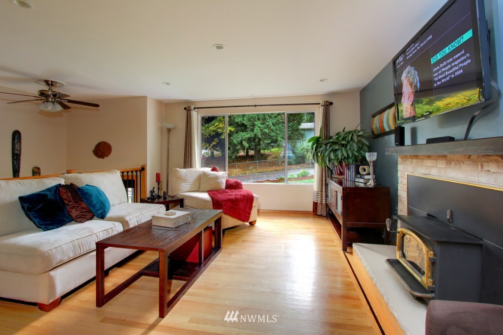 407 220th Street Southwest Bothell, WA 98021 - Photo 4 of 16