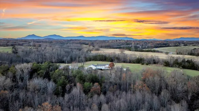 $945,000 | 1962 McDaniel Road, Bedford, VA 24523