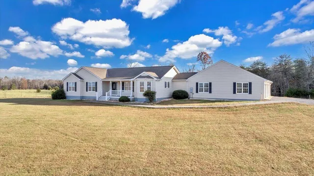 $945,000 | 1962 McDaniel Road, Bedford, VA 24523