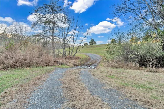 $945,000 | 1962 McDaniel Road, Bedford, VA 24523