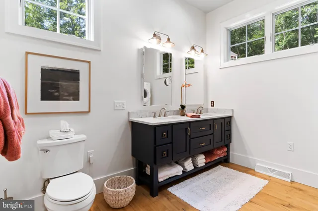 a bathroom with a toilet