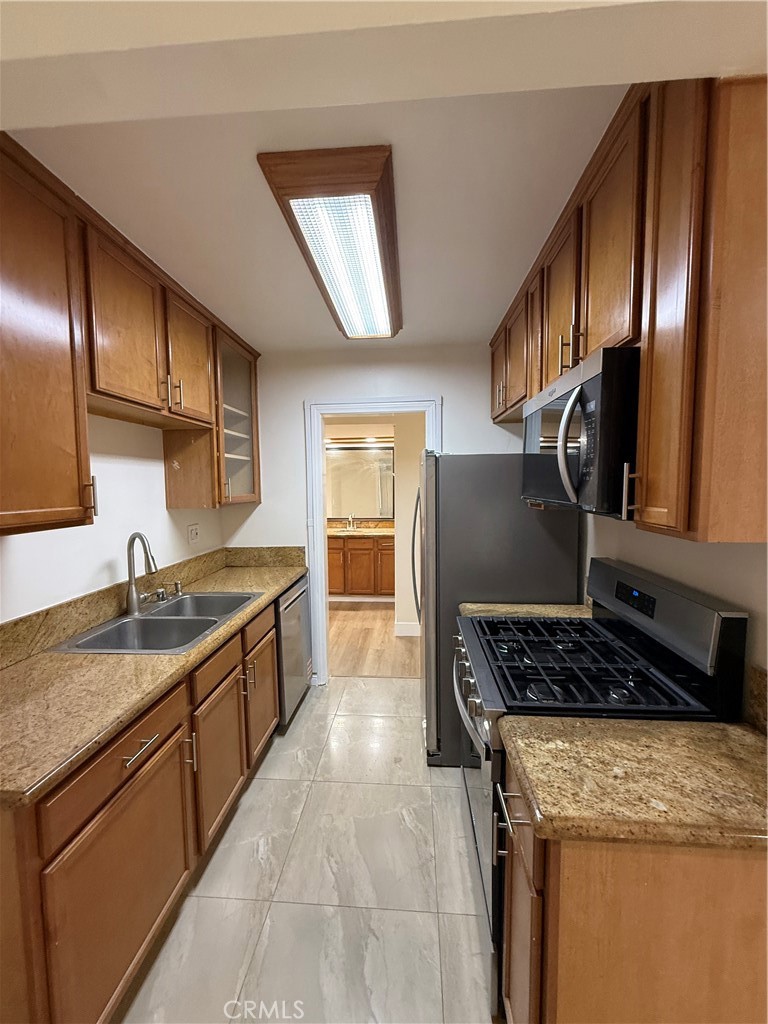 1440 West Lambert Road, Unit 245 La Habra, CA 90631 - Photo 4 of 20 Kitchen