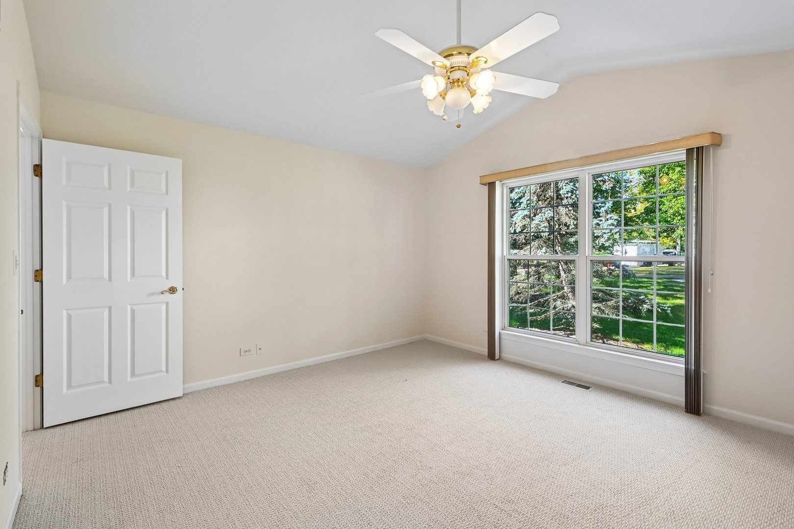 298 Haber Road Cary, IL 60013 - Photo 16 of 39 Gallery Image 16