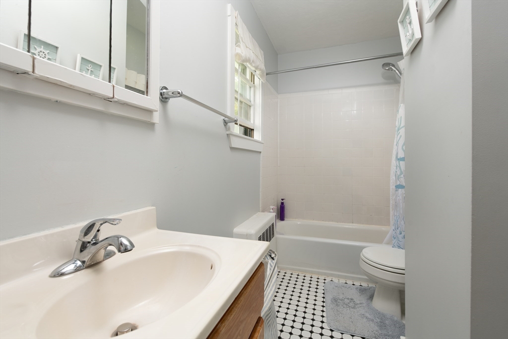 31 Kent Square, Unit 1 Brookline, MA 02446 - Photo 12 of 19