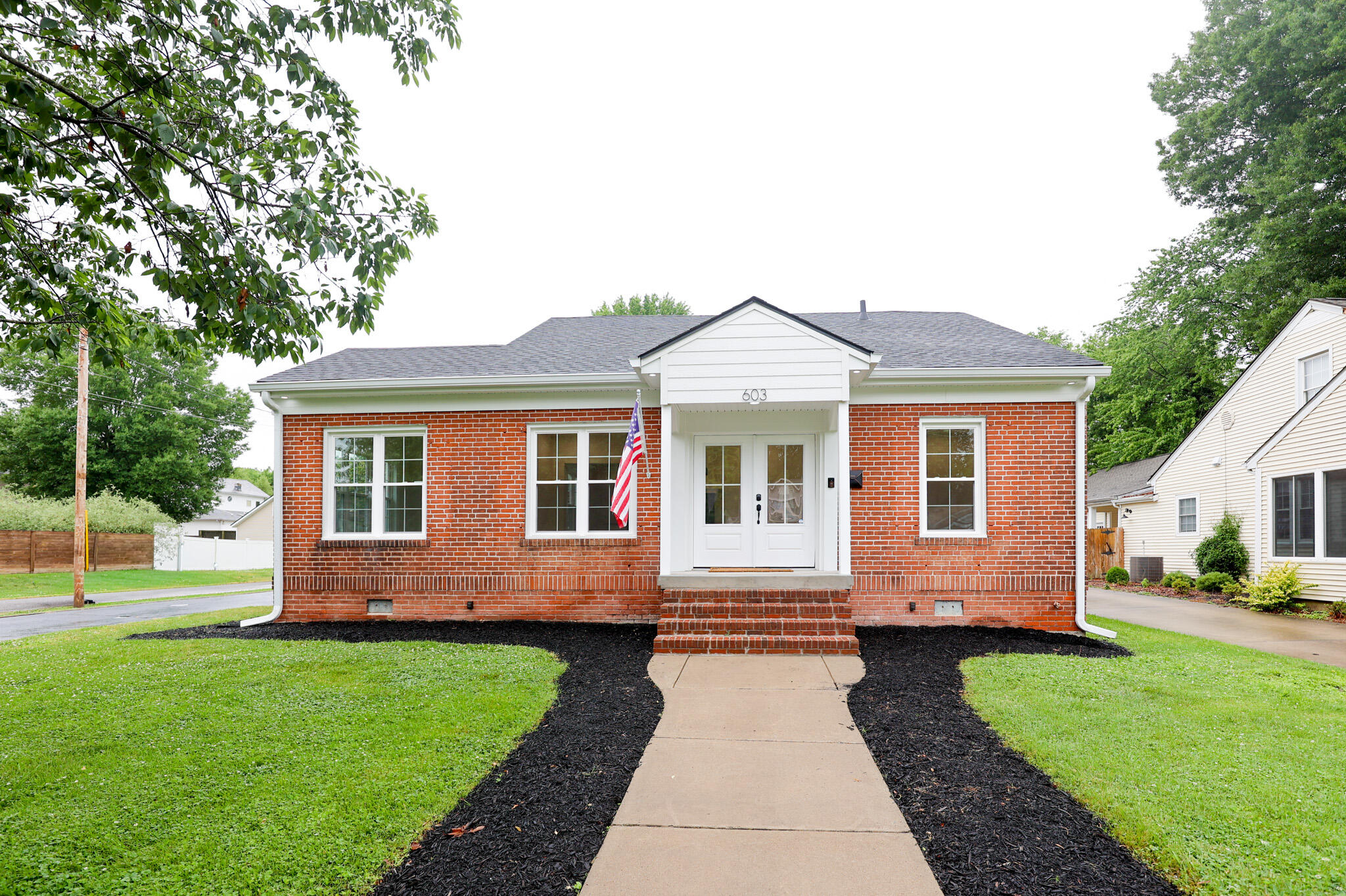 603 West Jefferson Street Paducah, KY 42001 - Photo 1 of 46 Front Exterior