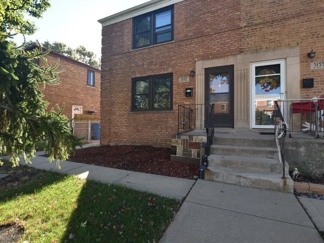 $2,300 | 5153 West 64th Place, Chicago, IL 60638