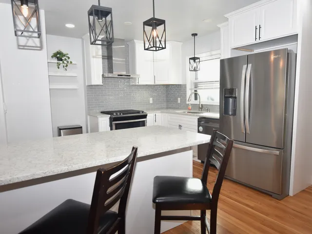 $1,900 | 5153 West 64th Place, Chicago, IL 60638