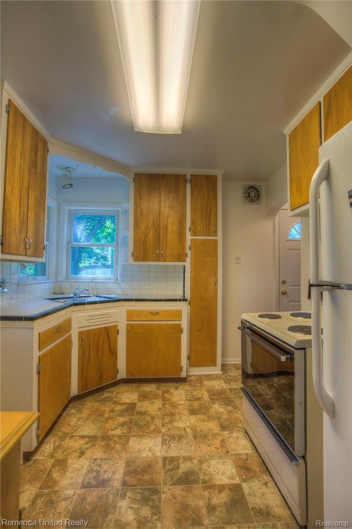 8HDR.jpg