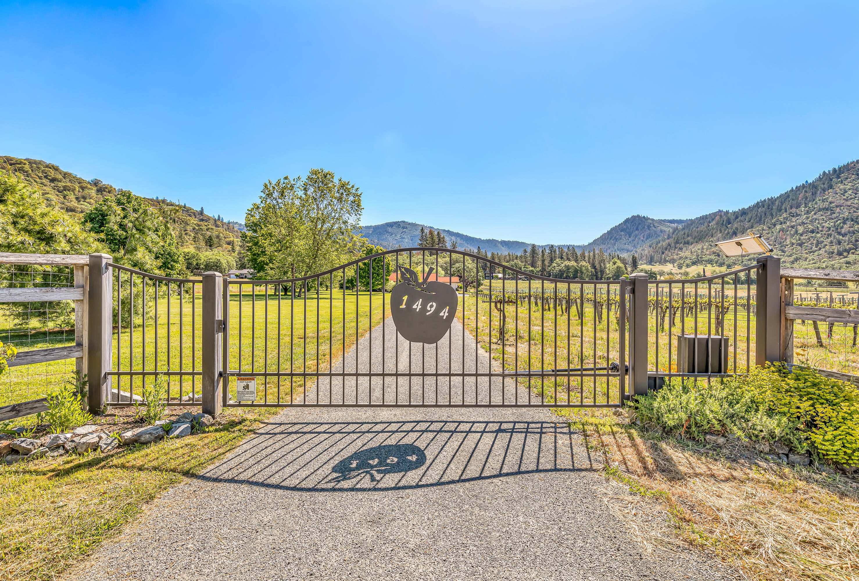 1494 Kubli Road Grants Pass, OR 97527 - Photo 51 of 67 9R9A4239