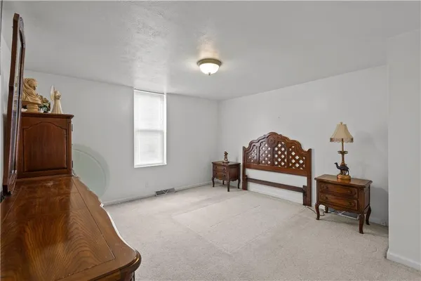 $235,000 | 31 West College Street, Canonsburg, PA 15317