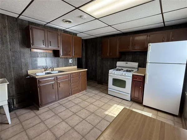 $235,000 | 31 West College Street, Canonsburg, PA 15317