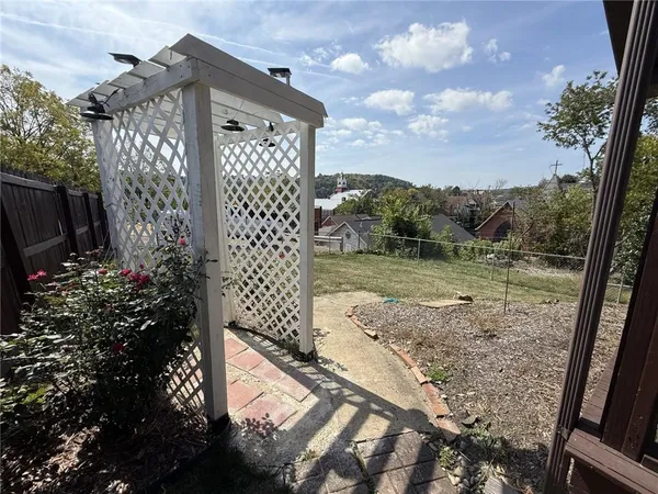 $235,000 | 31 West College Street, Canonsburg, PA 15317