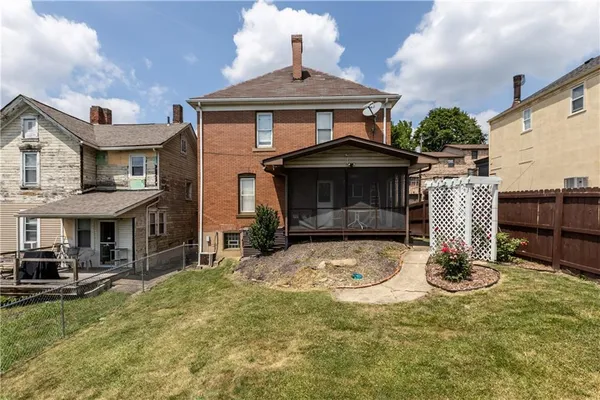 $235,000 | 31 West College Street, Canonsburg, PA 15317