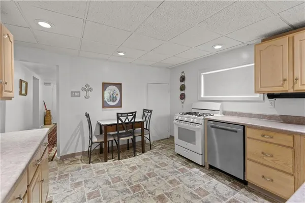 $235,000 | 31 West College Street, Canonsburg, PA 15317