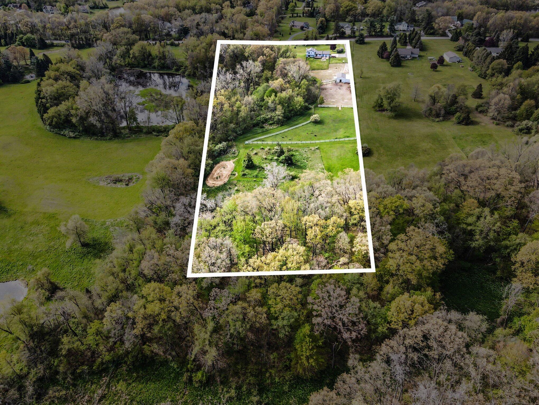 2536 West Coon Lake Road Howell, MI 48843 - Photo 29 of 35 040_file_2440