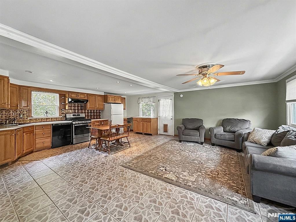 8 Martin Road Verona, NJ 07044 - Photo 3 of 30 Gallery Image 3