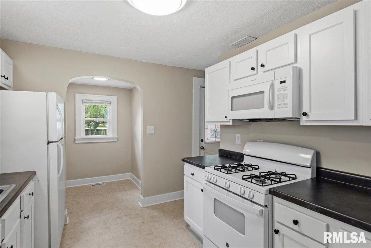1902 Dial Court Springfield, IL 62704 - Photo 7 of 28