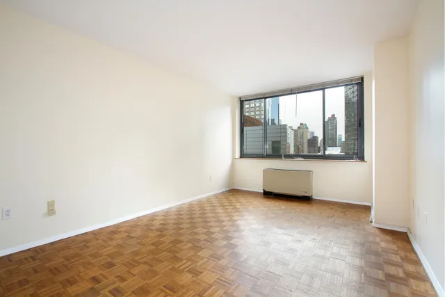 $2,375,000 | 2000 Broadway, Unit 11F | Upper West Side