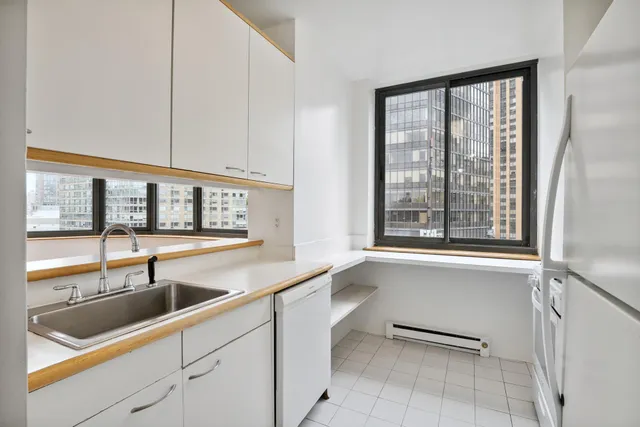 $2,375,000 | 2000 Broadway, Unit 11F | Upper West Side