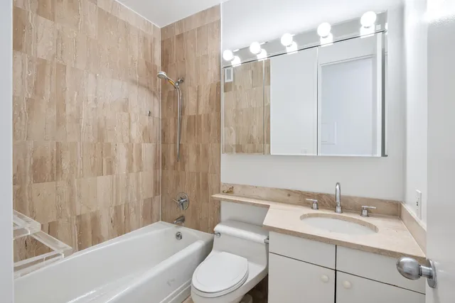 $2,375,000 | 2000 Broadway, Unit 11F | Upper West Side